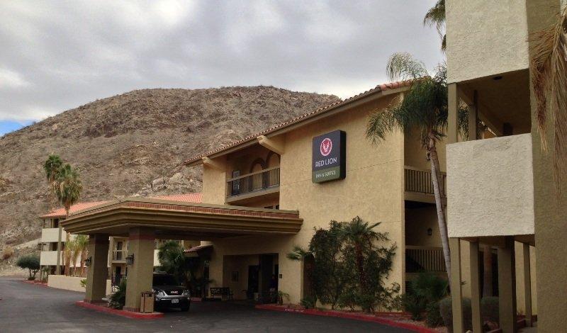 Red Lion Inn & Suites Cathedral City Palm Springs エクステリア 写真
