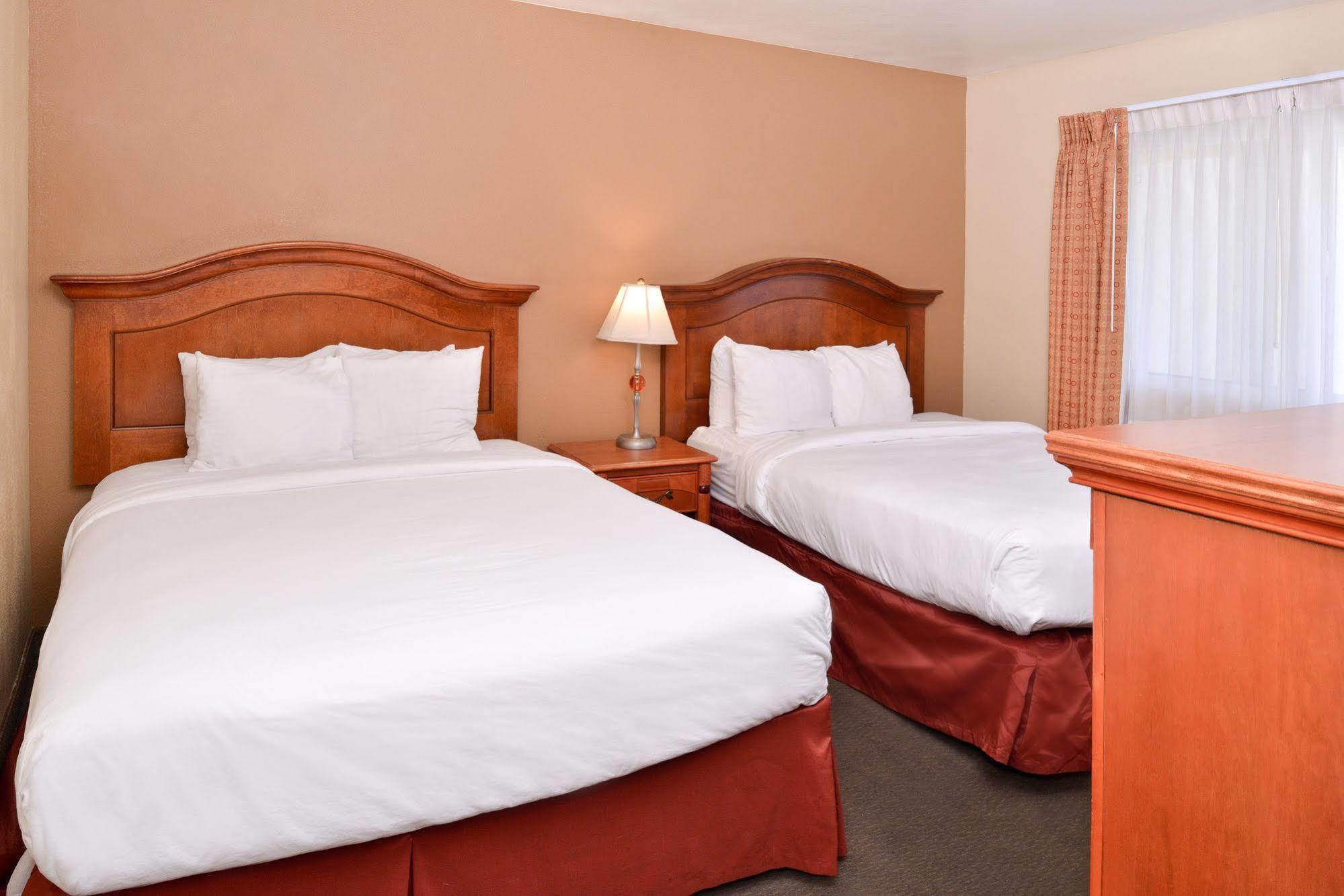 Red Lion Inn & Suites Cathedral City Palm Springs エクステリア 写真